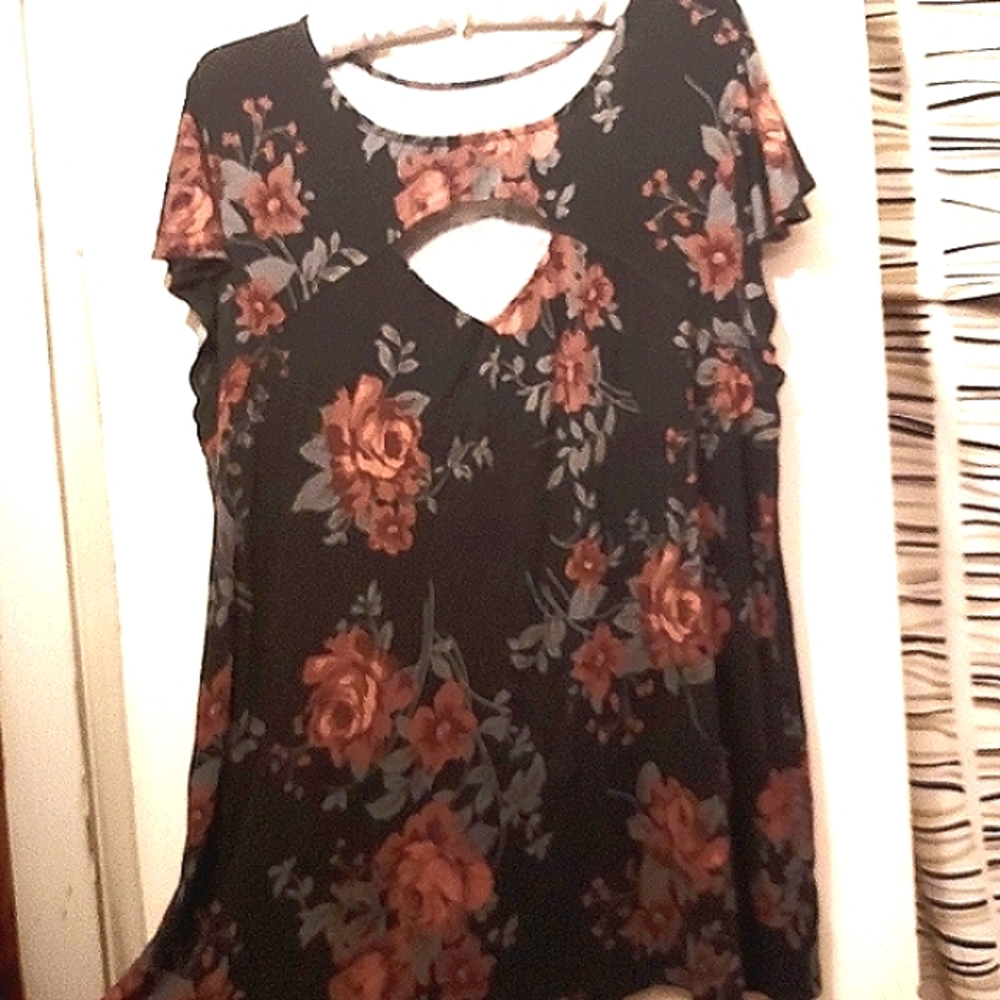 Torrid Black Floral Super Soft Knit  Top Size 2